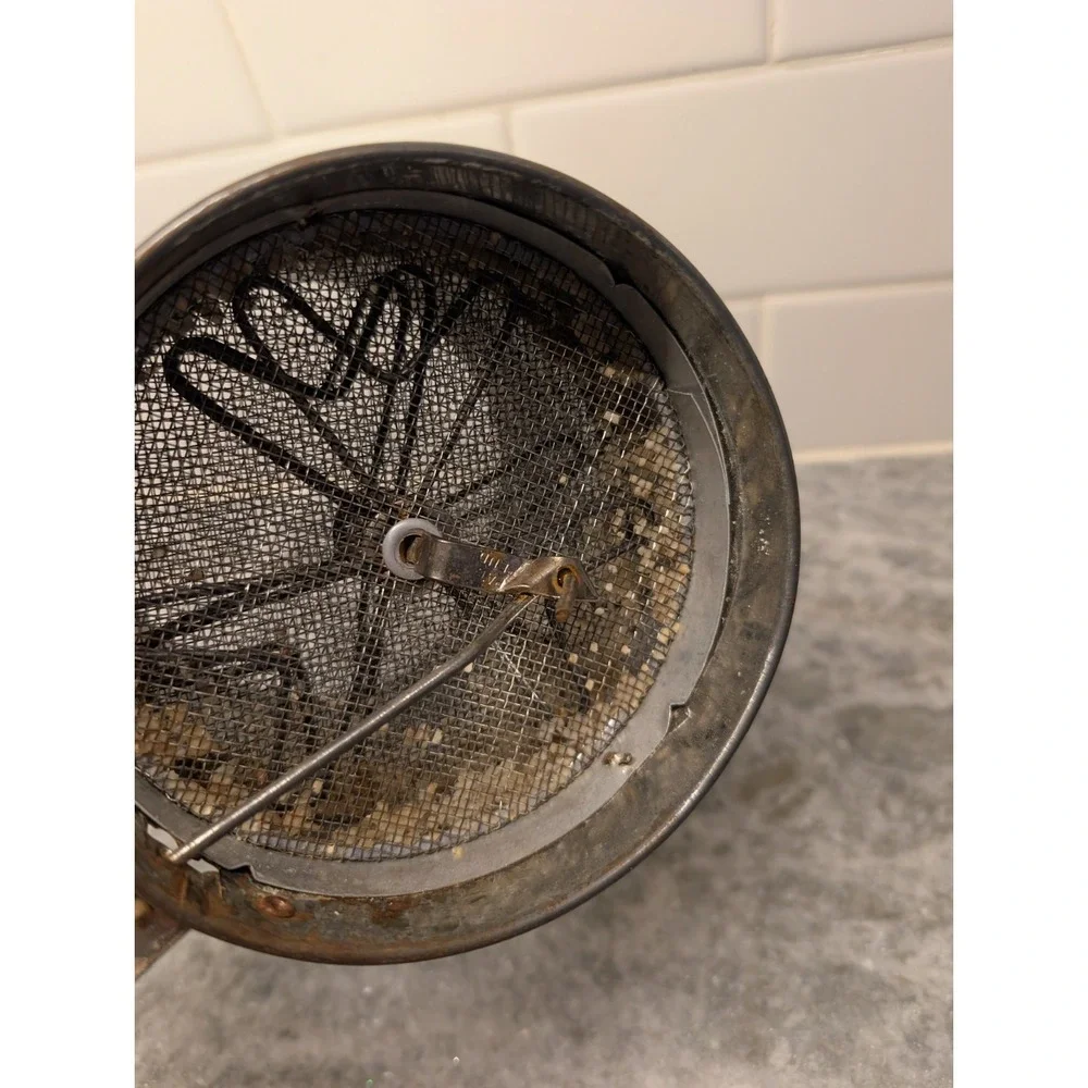 Vintage ANDROCK Hand-i-Sift‎ Flour Sifter Red Handle Farmhouse USA